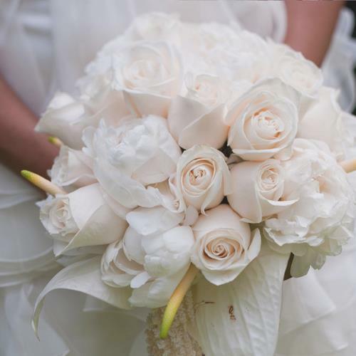 roses, flowers, bouquet and wedding dress