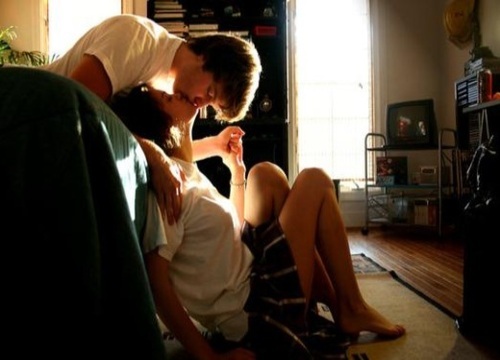 text, flat and kiss