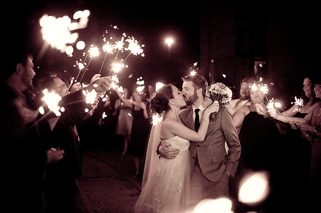 kiss, groom and bride