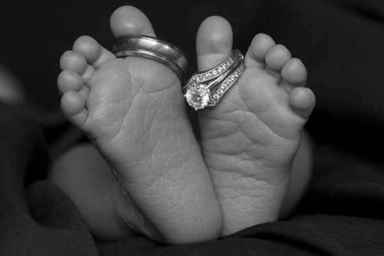 wedding rings, so cute and baby feet