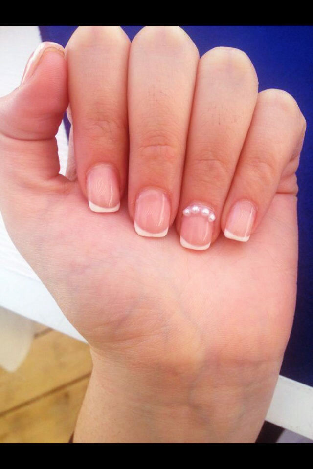 nail, nailspolish, white and dimonds