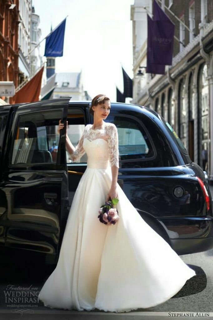 white, dress, boquet and bride