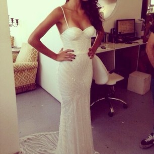 white, wedding dress and bridesmaides