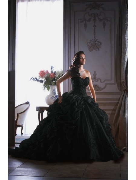 black wedding dress, alternative wedding dress and gothic wedding dress