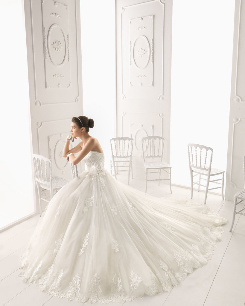 wedding dresses and esküvői ruha kölcsönzés