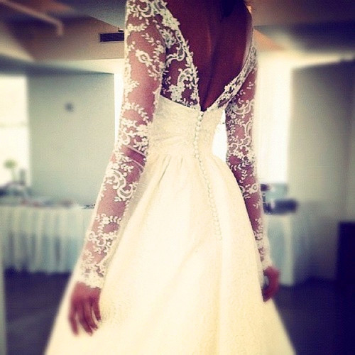 wedding dress, v-back, lace up and girl bride