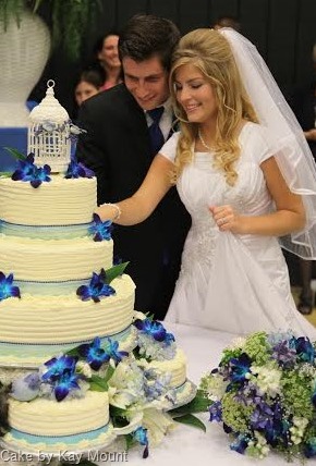 wedding dress, erin bates and wedding cake
