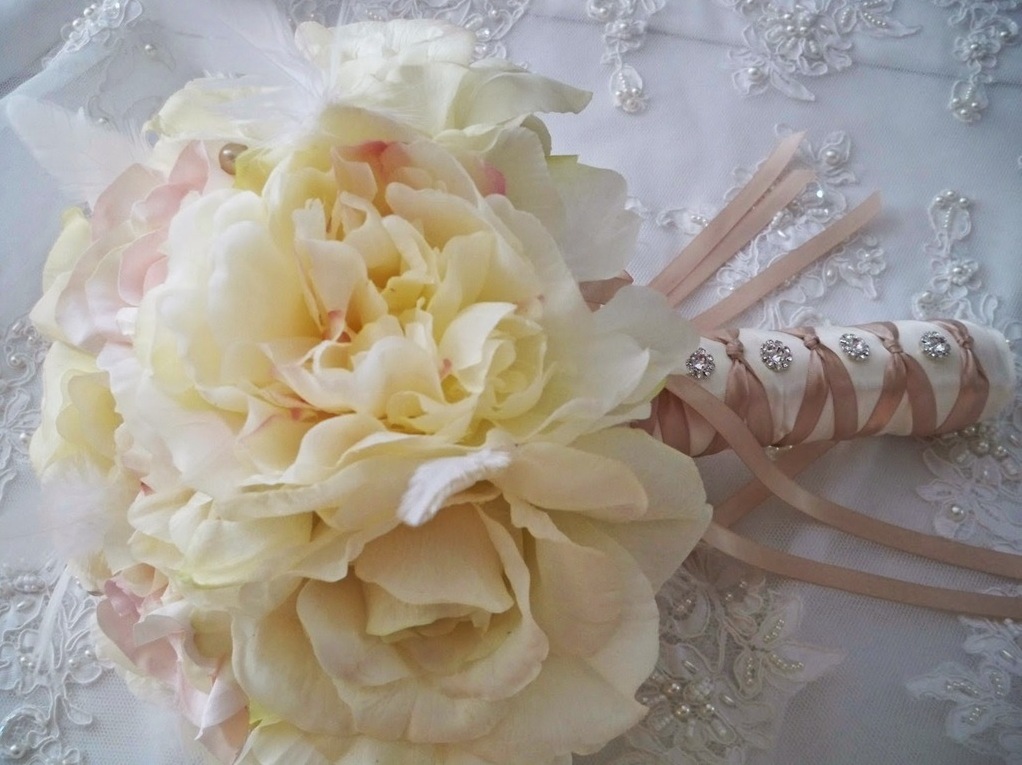 white rose, white flower bouquet, flower and white flower