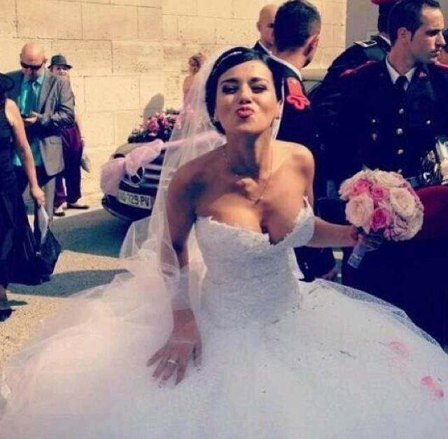 bride, flowers, wauw and kiss
