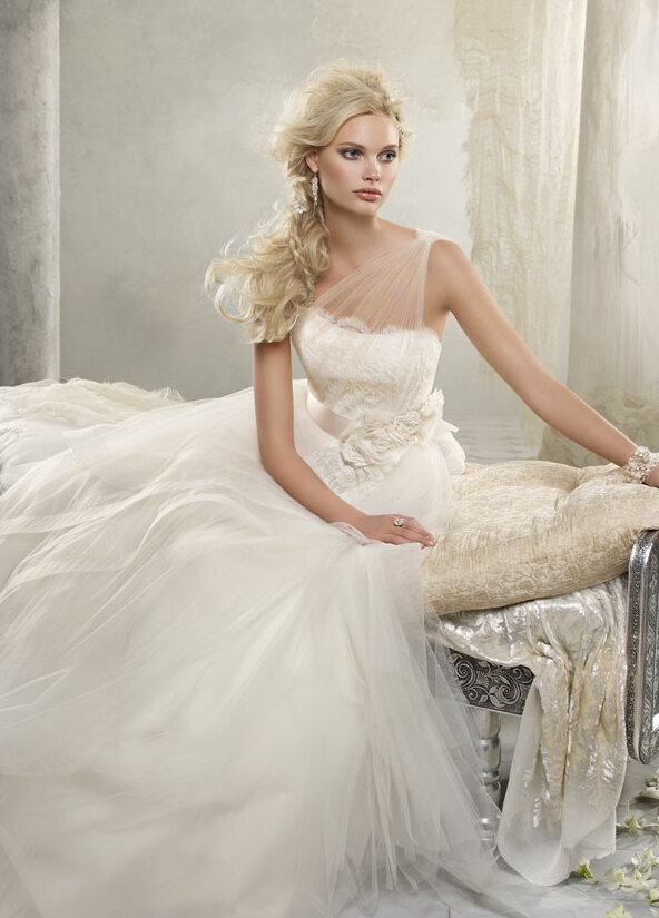 strapless white, wedding dress. gown, fashion and tulle