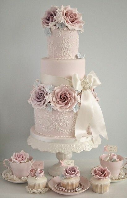 bows, cake and wedding cake