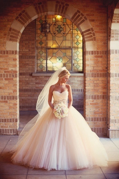 woman, married and lazarro