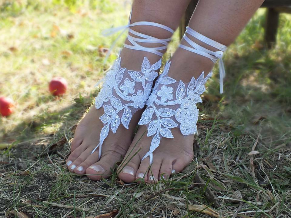 beach wedding, wedding accessorriess, bridal anklet and white lace