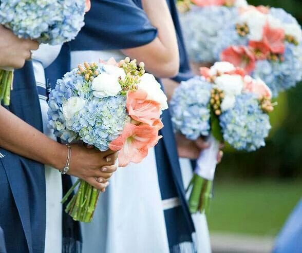 bridesmaides, blue, white and pink