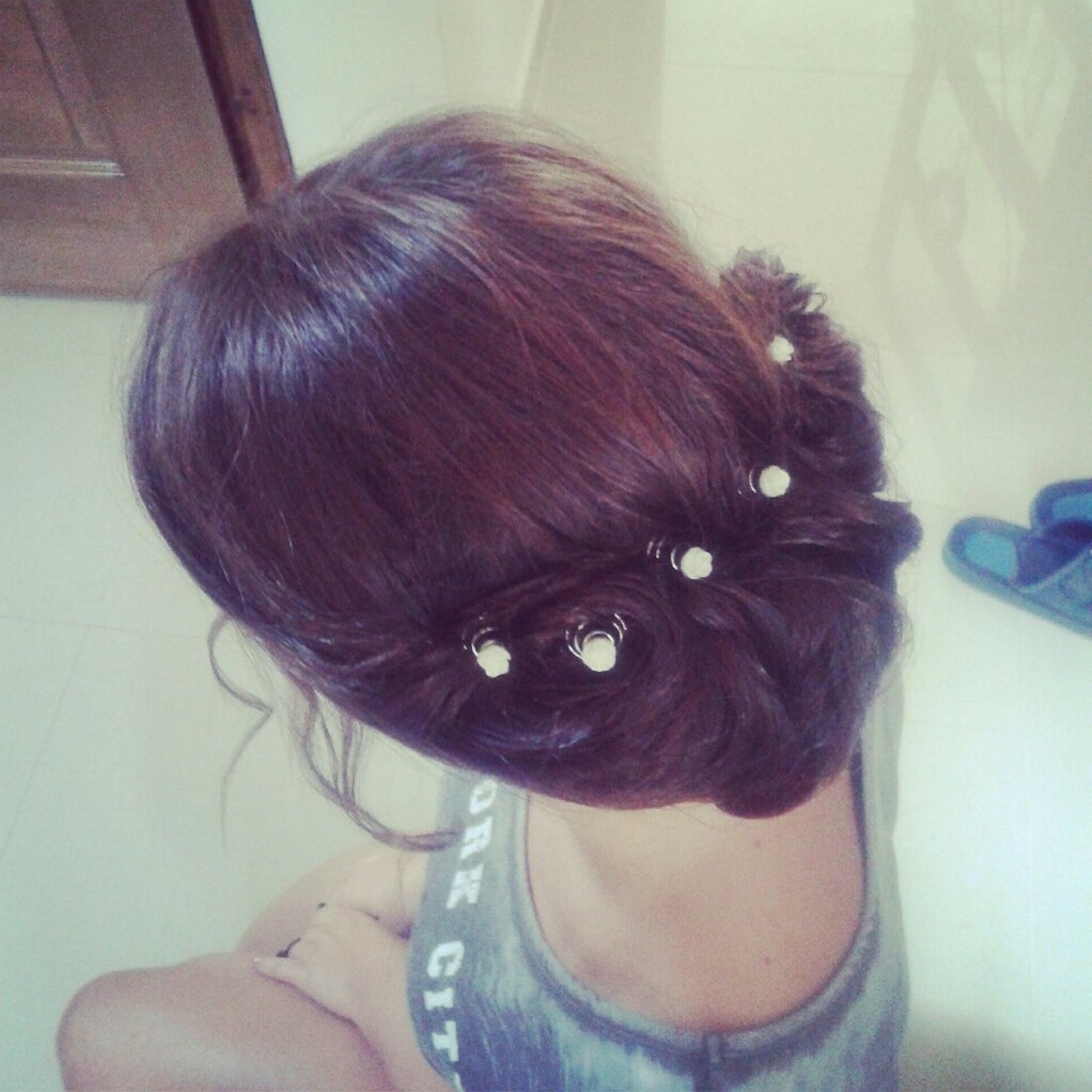 hairstyle, hairbun, lovely and roses