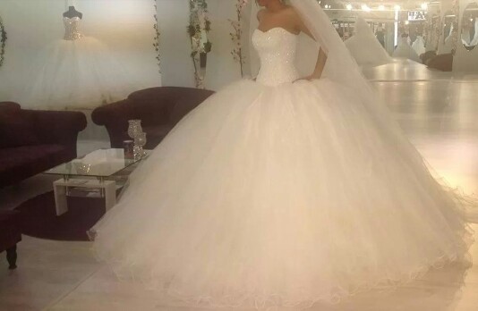 want it, beautiful and wedding dress