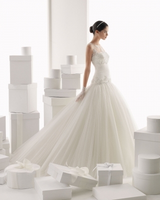 camila, rosa clara and wedding dress