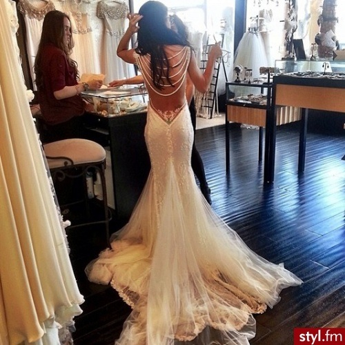 pearls, wedding dress, elegance and v-cut