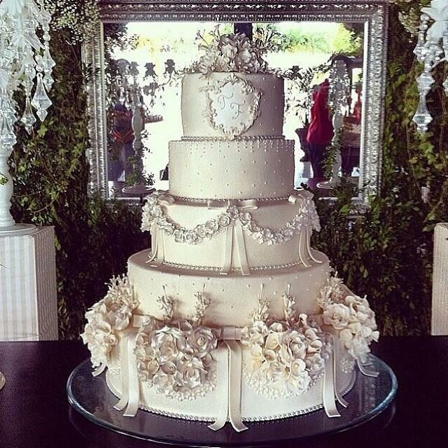 different, beautiful, inspiration and bridecake