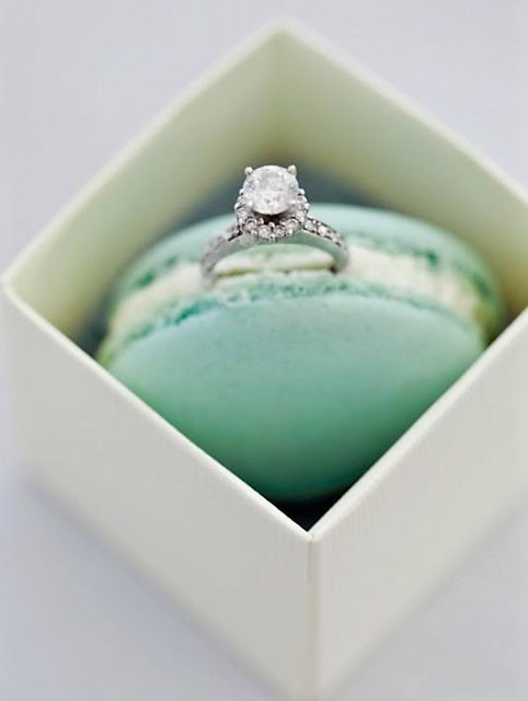 photography, surprise, bride and macaron