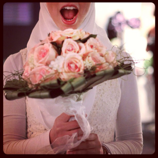 dress, flowers, roses and hijab