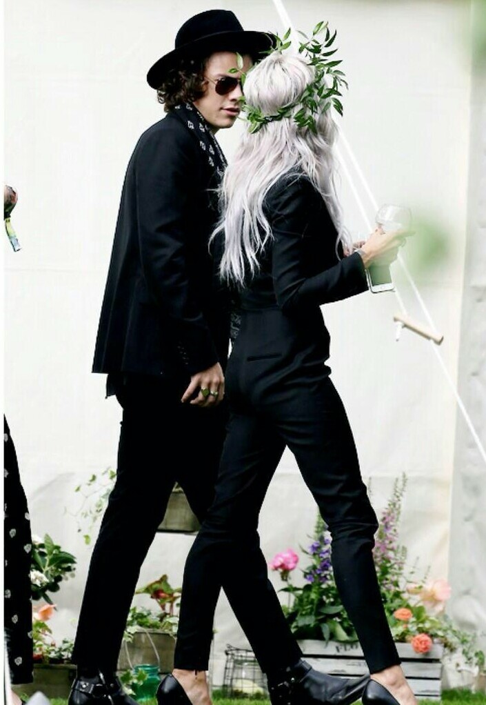 frienship, styles, lou tisdale and harry style