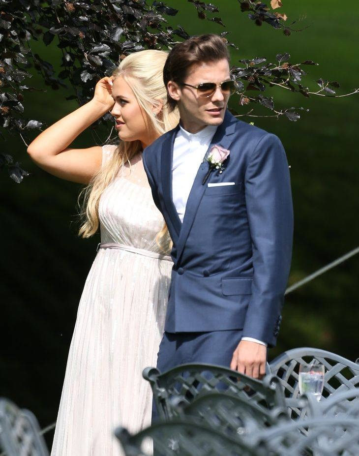 louis tomlinson, sister and mums wedding