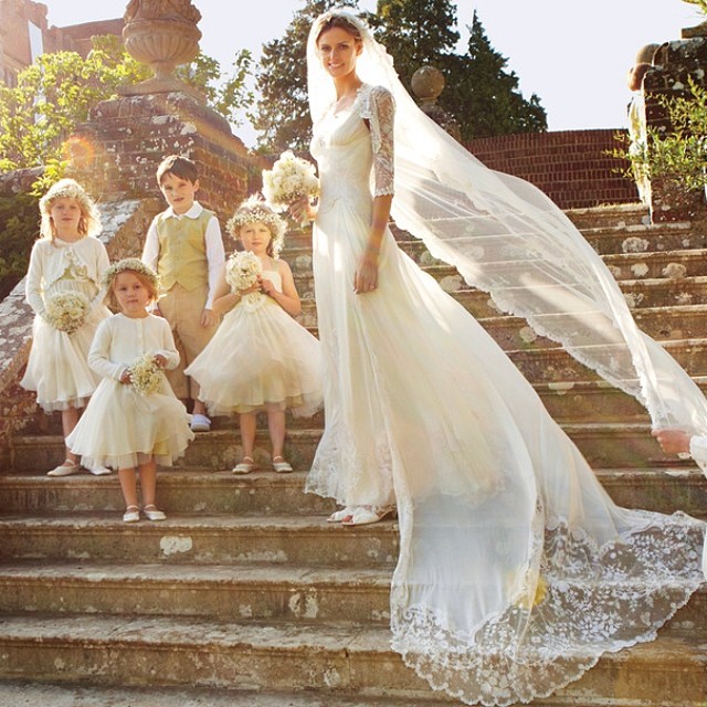 details, bride, bouquet and kids