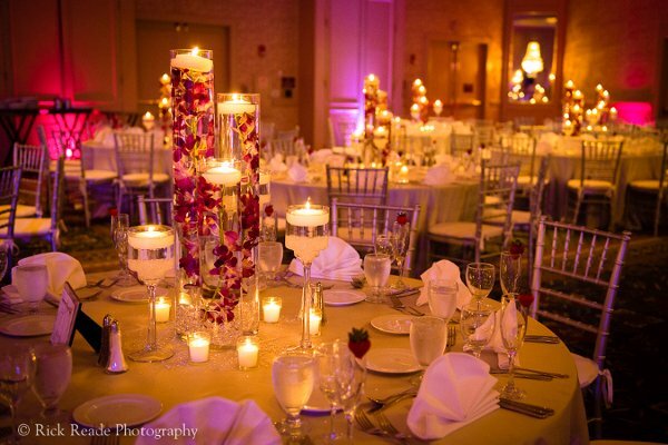 uplighting, rosepetals and candles