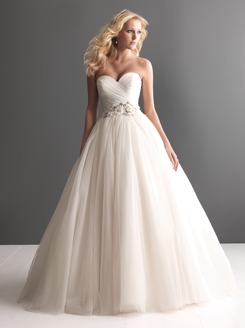 rouging, cinderella dress, tule and ball gown