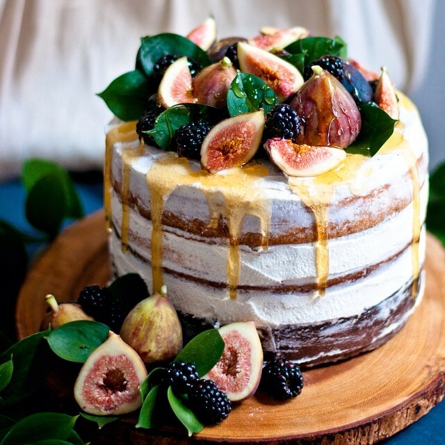 dessert, figs, cream and food