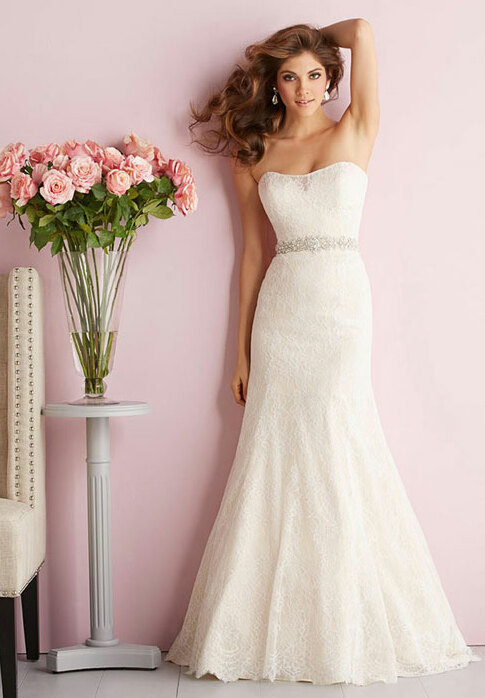 wedding dress, strapless lace, column chapel and fashion style