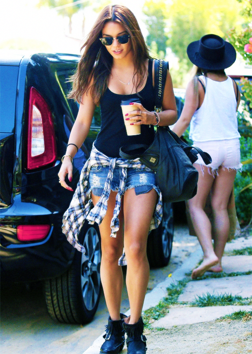 black, fashion style, vanessa hudgens and fashion