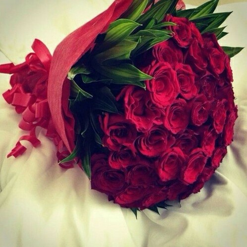 wedding flowers and red flowers