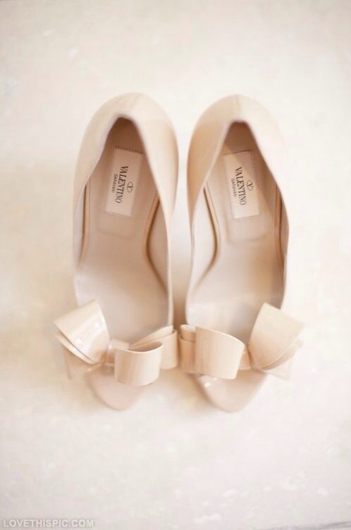 absolutely amazing, pretty, WANT! and bow