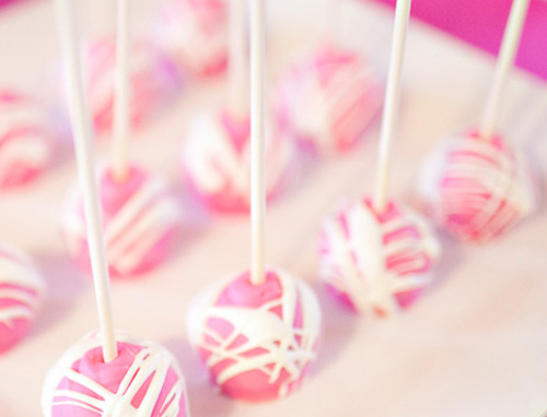 pink cake pops, cake pops and pink wedding