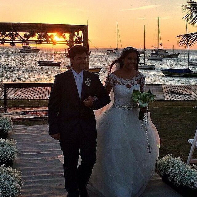 inspiration, bride, dress and flowers