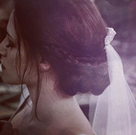 kristen stewart, isabella cullen, breaking dawn and twilight saga