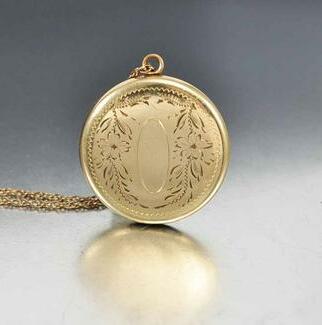 memento, vintage and locket