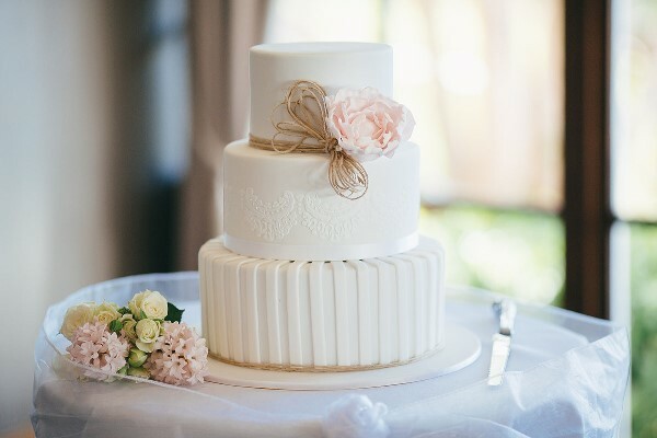 rustic wedding cake
