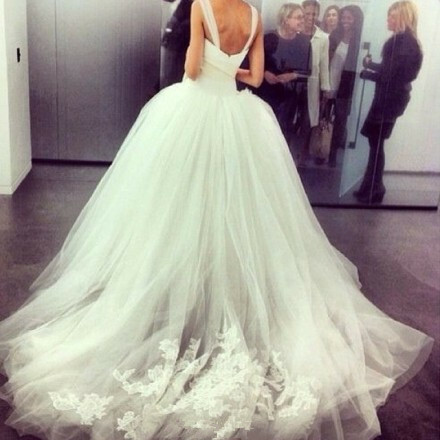 long tail wedding, wedding dresses and romantic wedding