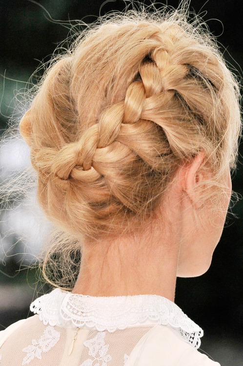 messy hairstyle, fashion, hair and wedding hair