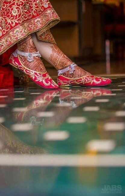 indian wedding, jewellery and mehndi