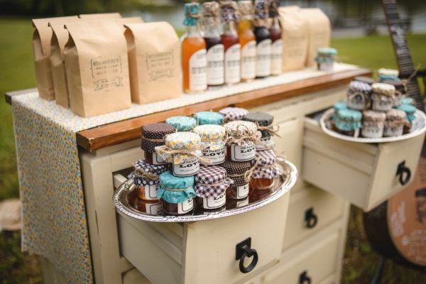 cute idea, wedding favors and mason jar