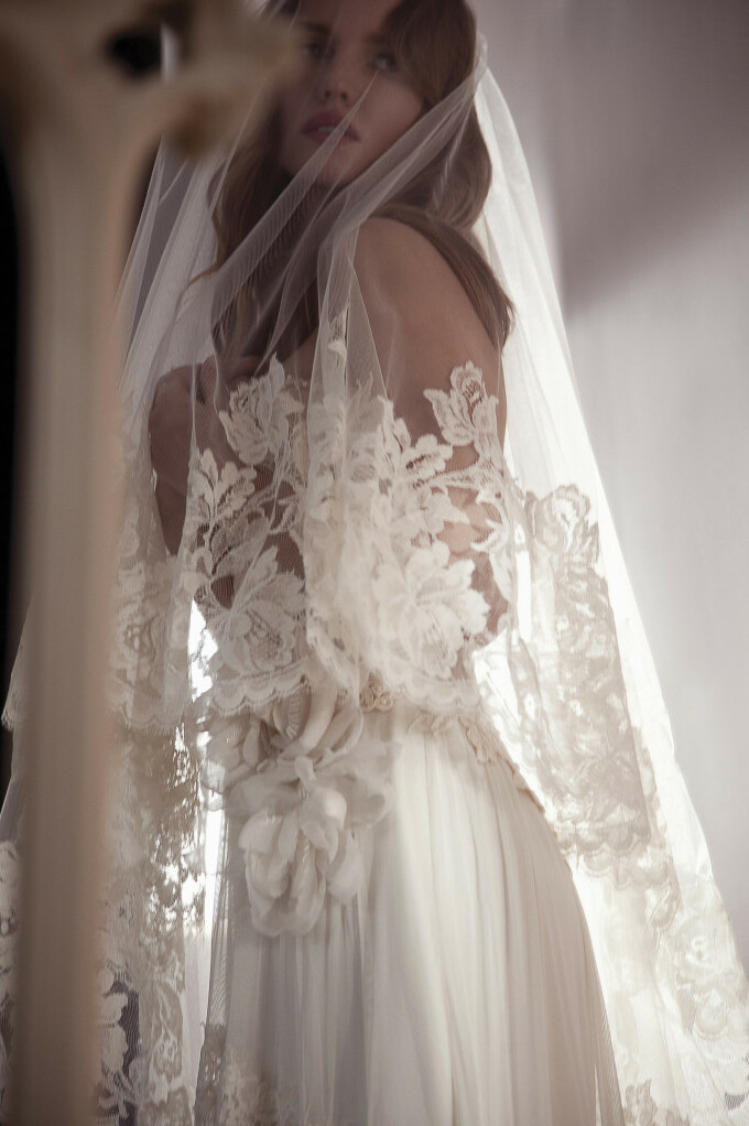 wedding dress, veil, wedding gown and lace