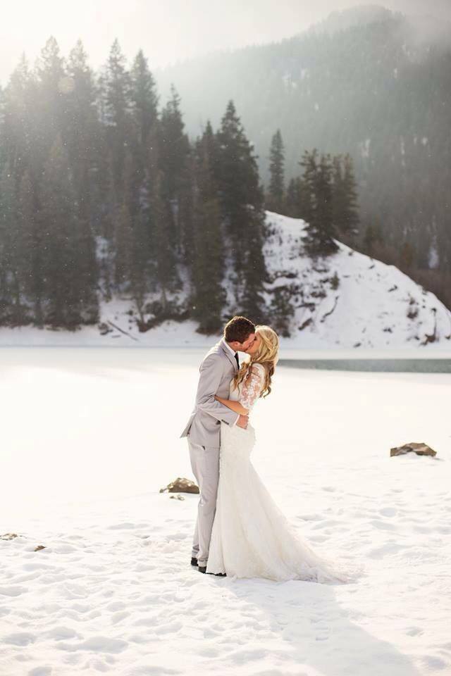 romantic wedding, snow wedding and white wedding