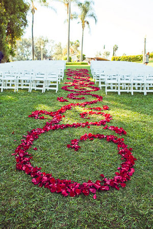 rose petals and en