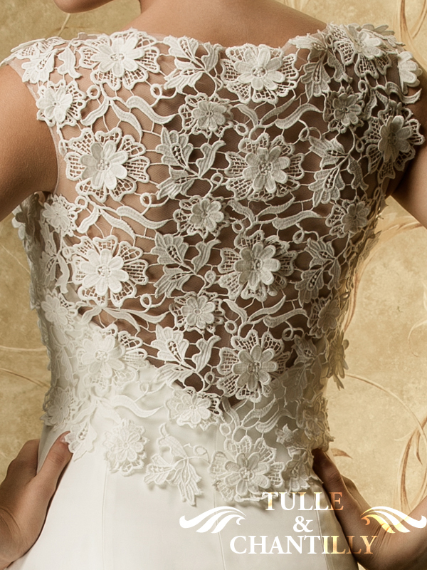 dress, back, lace and flowers