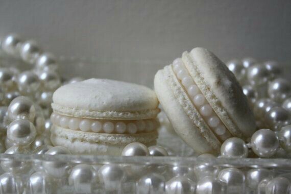 mirakel, macarons and pearls