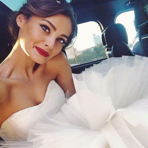 wedding dress, sexy, wedding makeup and bride